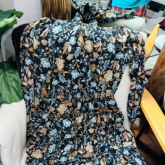 Express Dress - Picture 5 of 5